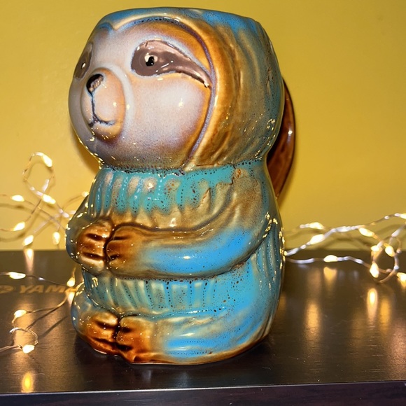 🐇 Sloth mug - Pacifica Home - Fine ceramic - 5” x 2.5” -Dishwasher & Micro safe - Picture 5 of 8